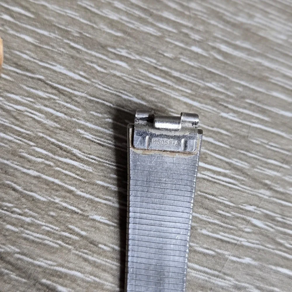 Seiko Watch Women 18mm Silver Dial Silver Tone Round 2Y00-0019 Read